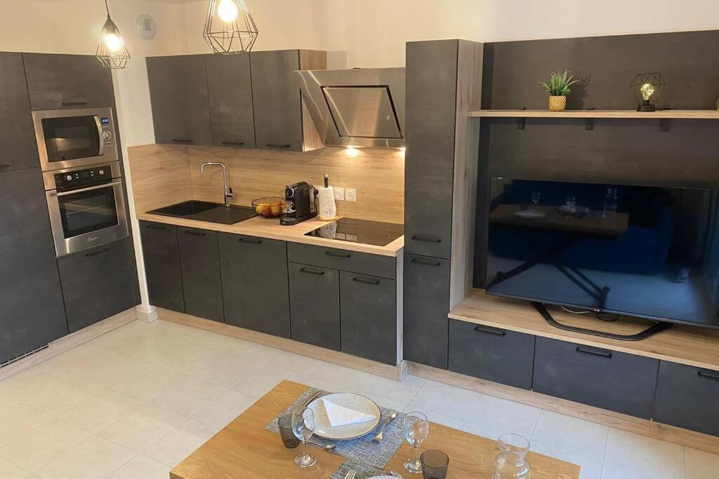 Deux Pieces Moderne Et Chaleureux Leilighet Saint-Laurent-du-Var Eksteriør bilde